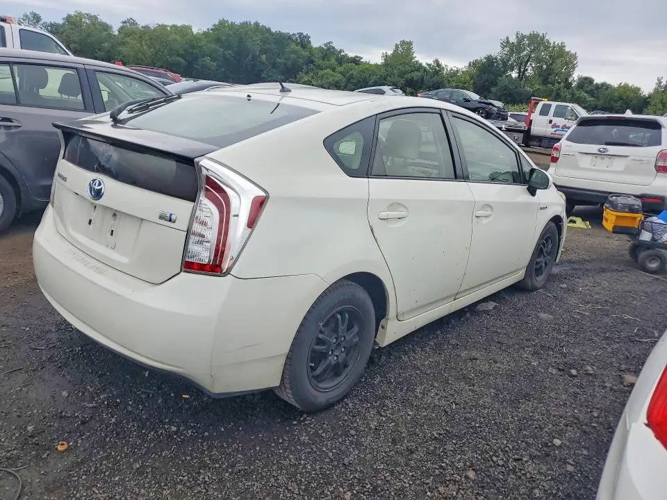 2015 TOYOTA PRIUS TWO  