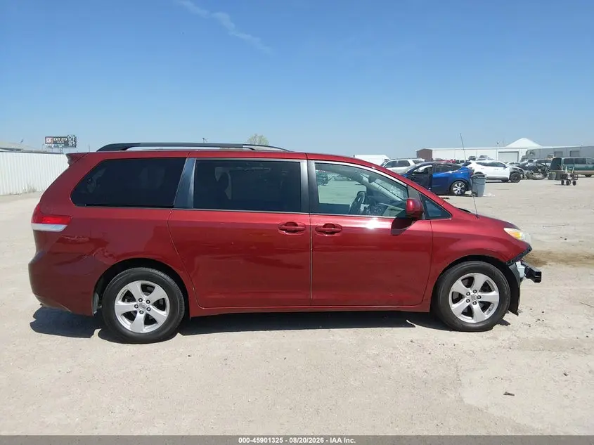 2014 TOYOTA SIENNA LE V6 8 PASSENGER
