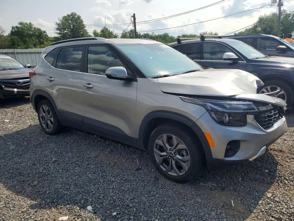 2024 KIA SELTOS S  