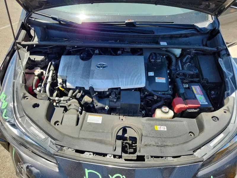 2021 TOYOTA PRIUS LE  
