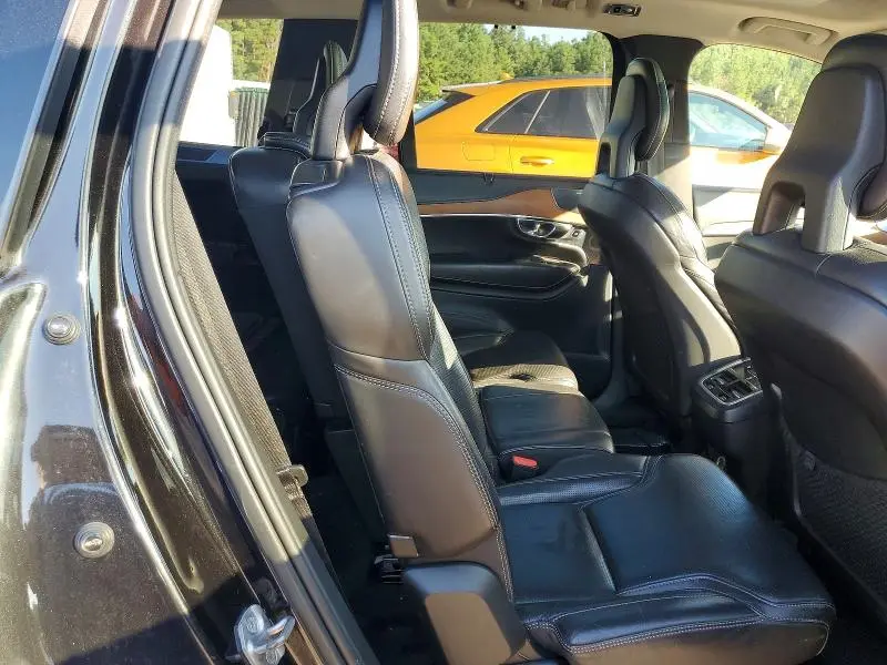 2016 VOLVO XC90 T6  