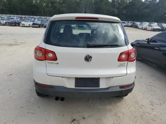 2011 VOLKSWAGEN TIGUAN S  