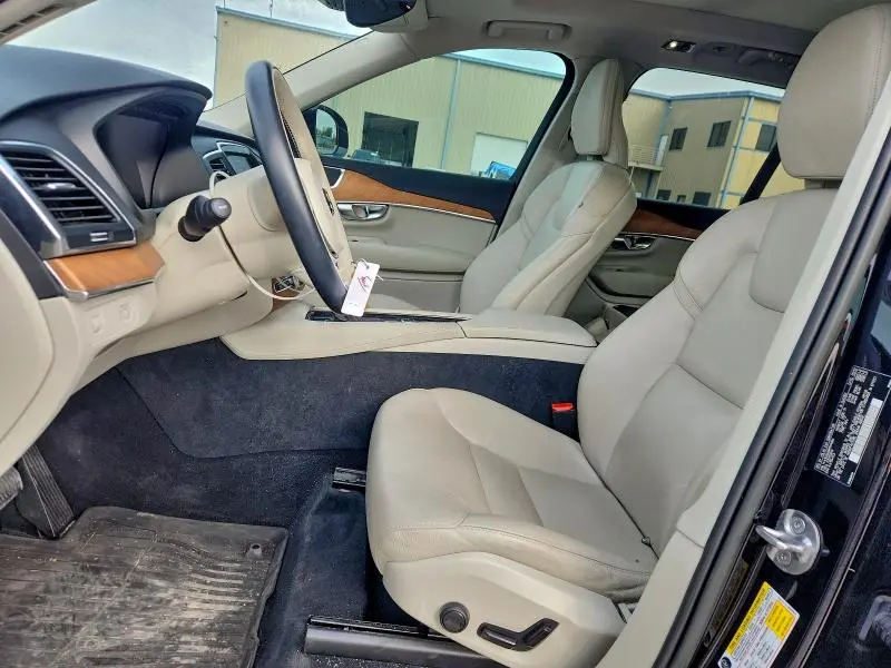 2022 VOLVO XC90 T5 MOMENTUM  