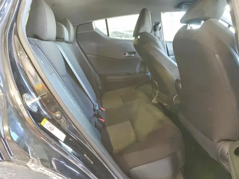 2019 TOYOTA C-HR XLE  