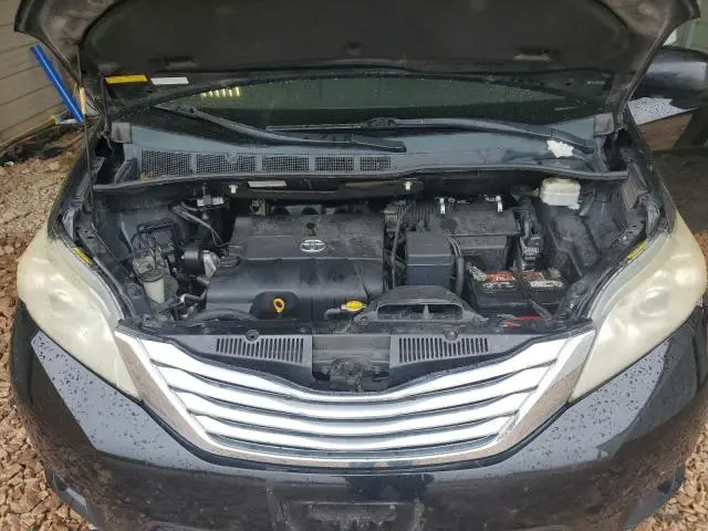 2011 TOYOTA SIENNA XLE  