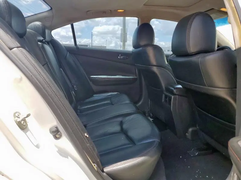 2014 NISSAN MAXIMA S  