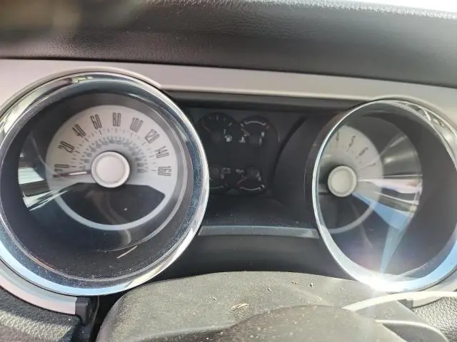 2011 FORD MUSTANG