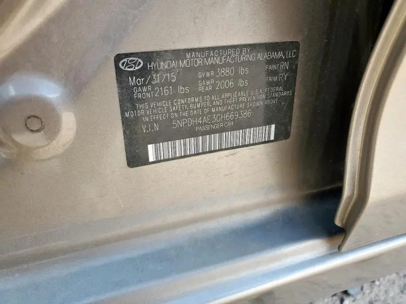 2016 HYUNDAI ELANTRA SE  