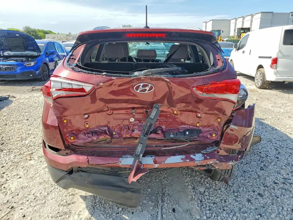 2017 HYUNDAI TUCSON SE  