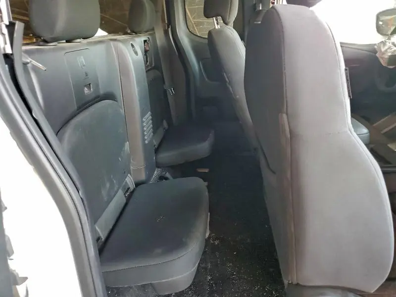 2024 NISSAN FRONTIER S  