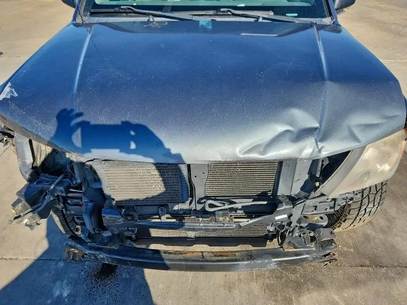 2017 NISSAN FRONTIER S  