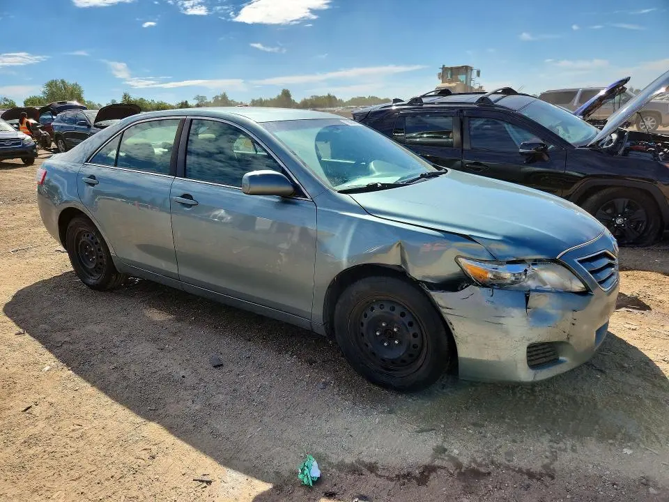 2011 TOYOTA CAMRY LE  