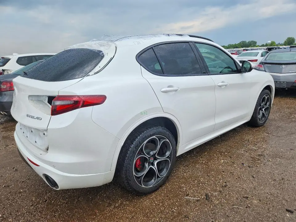 2021 ALFA ROMEO STELVIO TI  