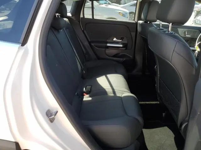 2025 MERCEDES-BENZ GLA 250  