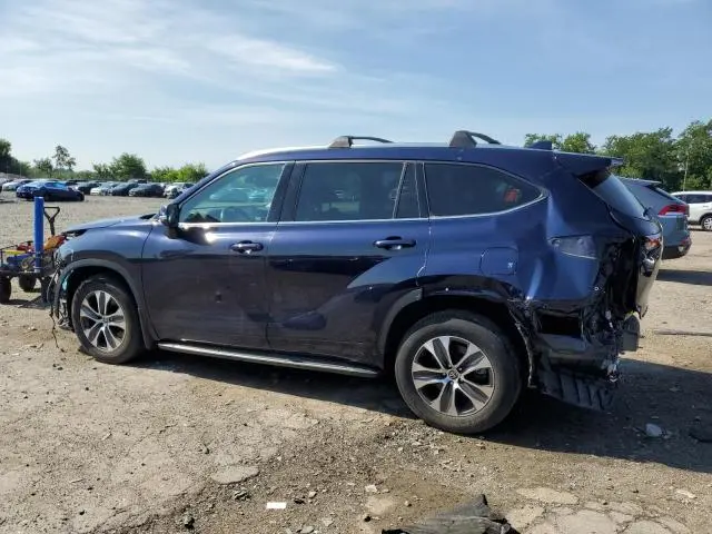 2021 TOYOTA HIGHLANDER XLE  