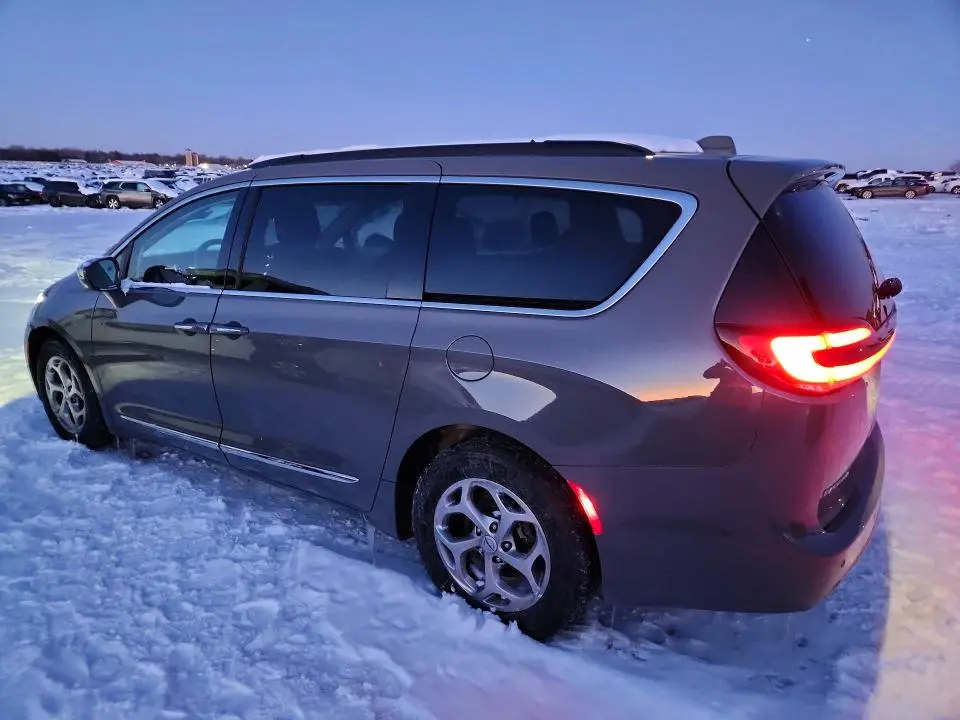 2022 CHRYSLER PACIFICA LIMITED  