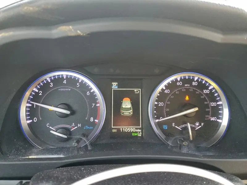 2019 TOYOTA HIGHLANDER SE  