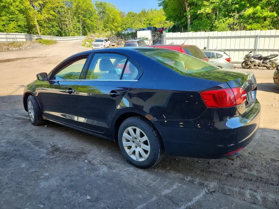 2013 VOLKSWAGEN JETTA SE  