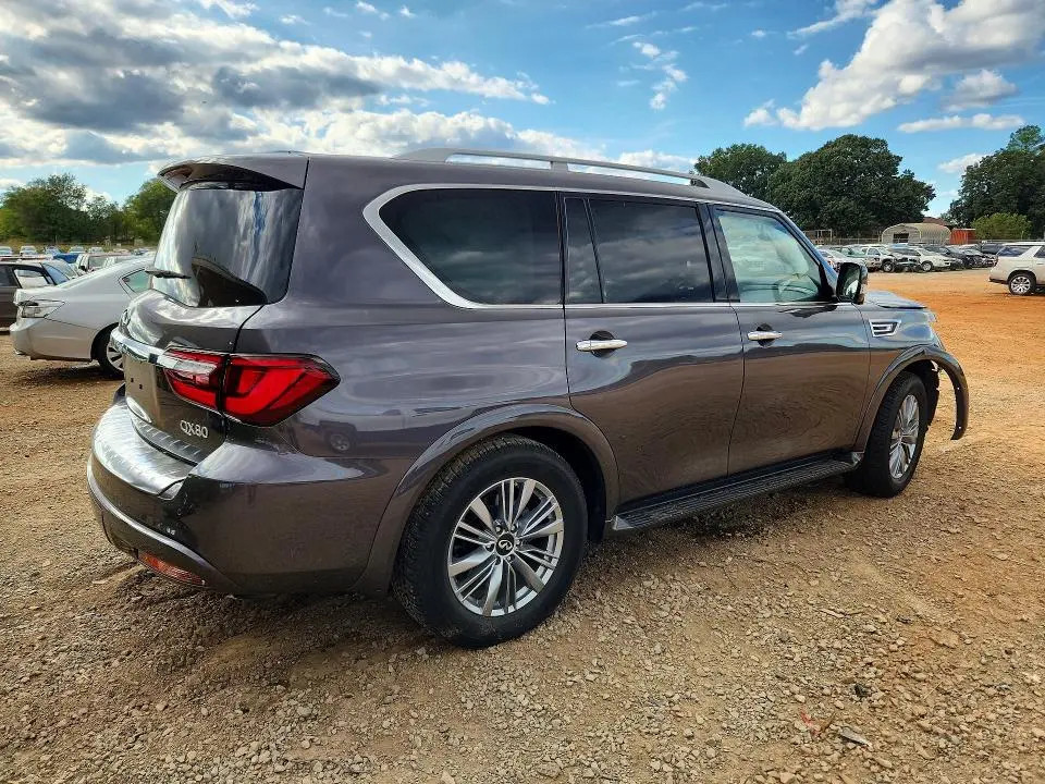 2023 INFINITI QX80 LUXE  