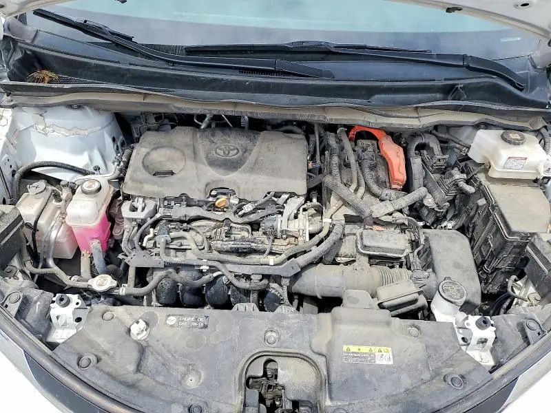 2021 TOYOTA SIENNA XLE  