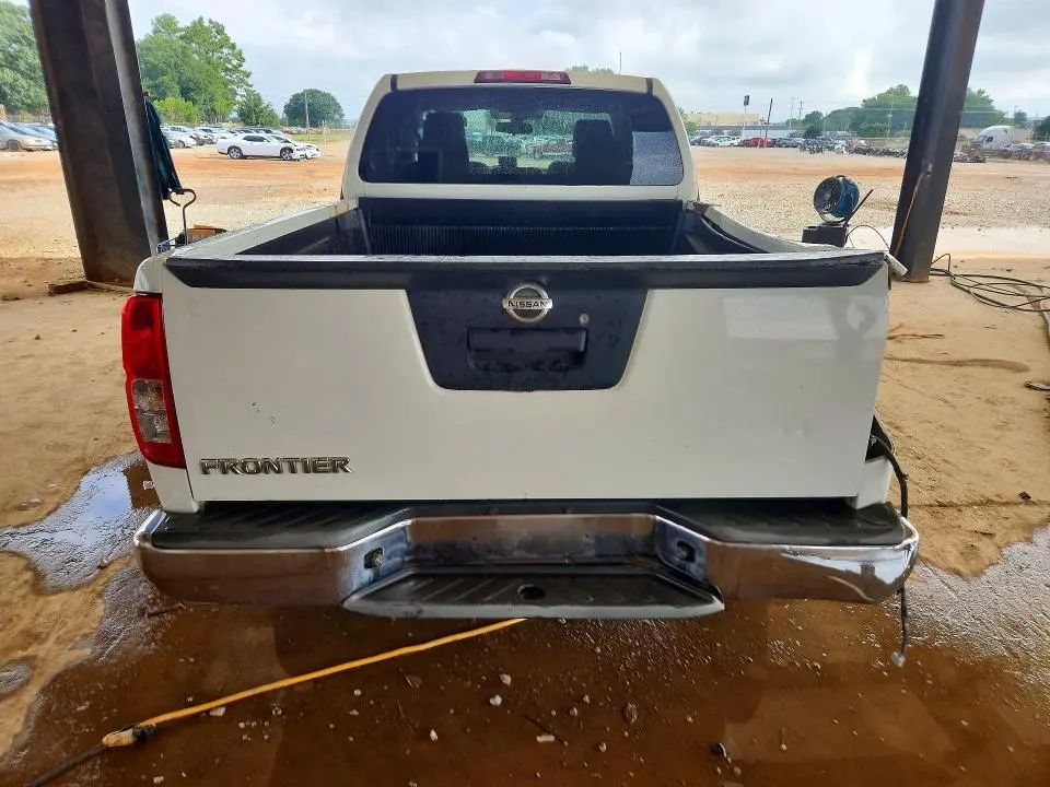 2014 NISSAN FRONTIER S  