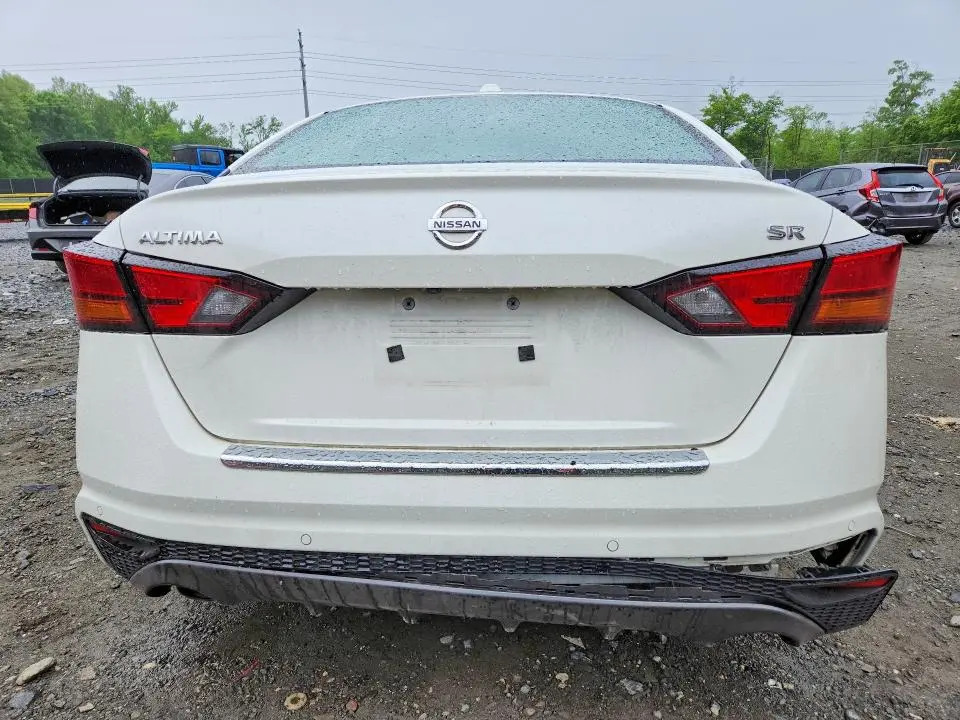 2022 NISSAN ALTIMA SR  