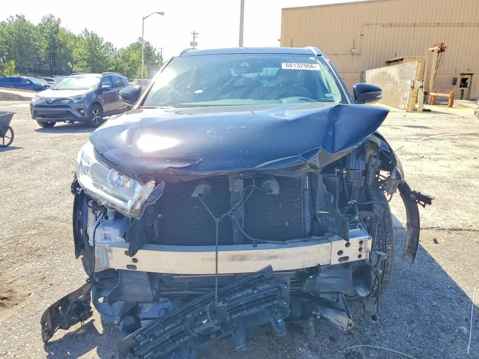 2017 TOYOTA HIGHLANDER XLE  