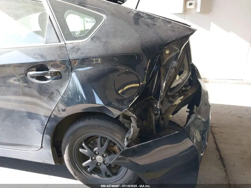 2014 TOYOTA PRIUS FOUR
