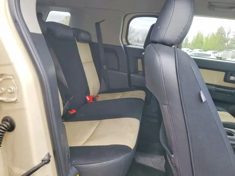 2010 TOYOTA FJ CRUISER BASE  
