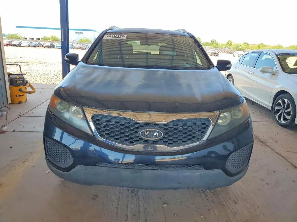 2013 KIA SORENTO LX  