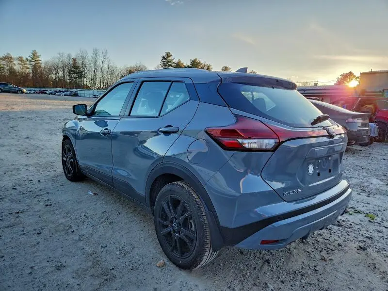 2022 NISSAN KICKS SV  