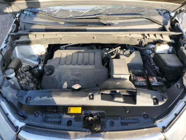 2016 TOYOTA HIGHLANDER XLE  