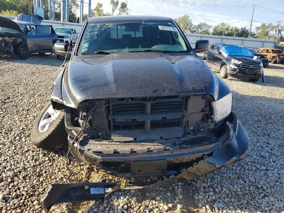 2017 RAM 1500 SLT  