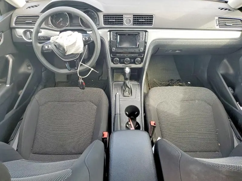 2017 VOLKSWAGEN PASSAT S  