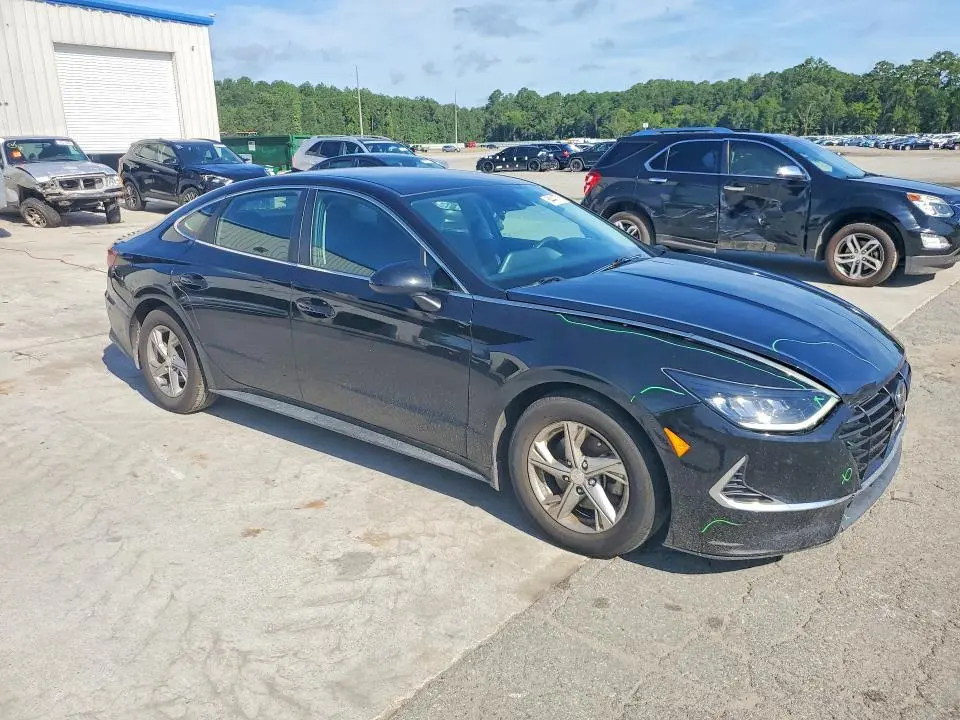 2022 HYUNDAI SONATA SE  