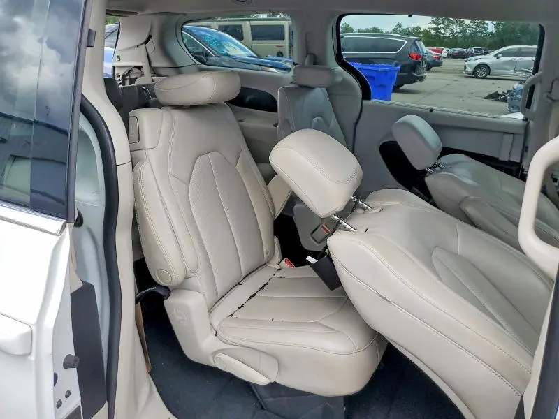 2021 CHRYSLER VOYAGER LXI  