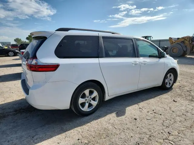 2017 TOYOTA SIENNA LE  
