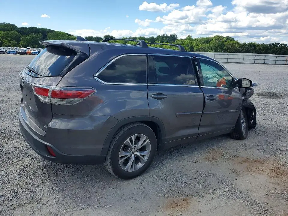 2016 TOYOTA HIGHLANDER LE PLUS  