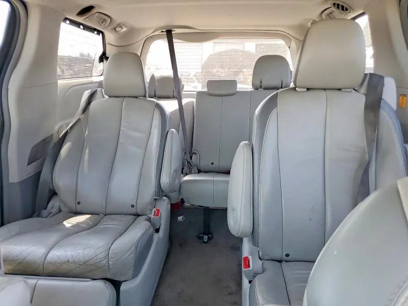 2013 TOYOTA SIENNA LIMITED 7-PASSENGER  