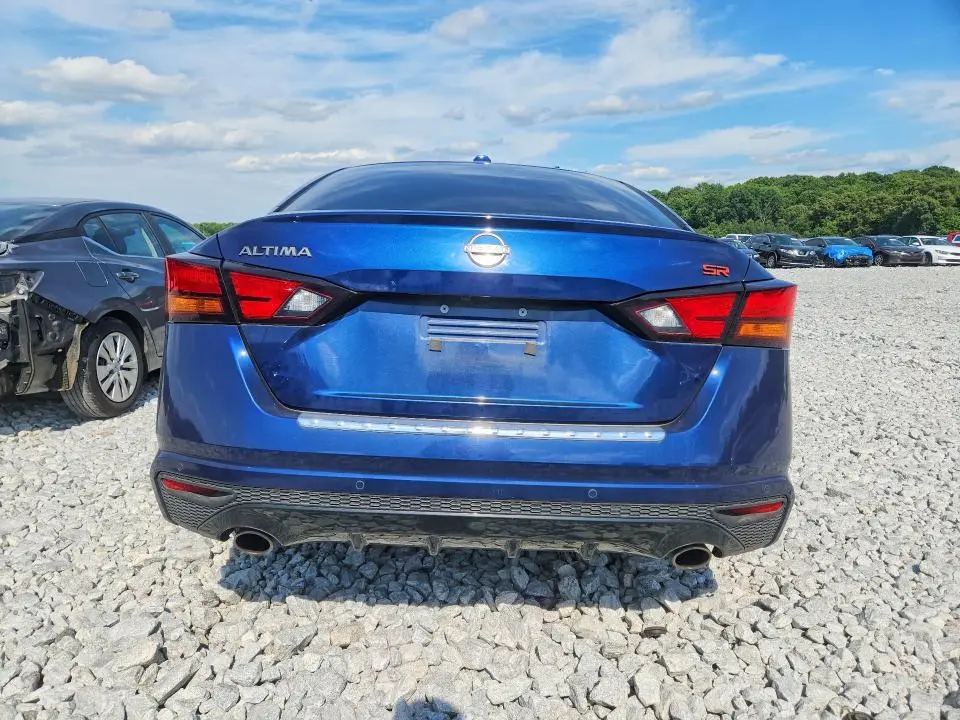 2023 NISSAN ALTIMA SR  