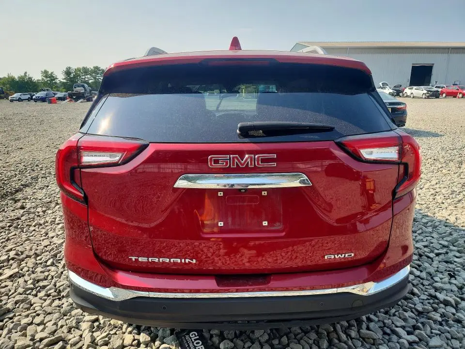 2024 GMC TERRAIN SLT  