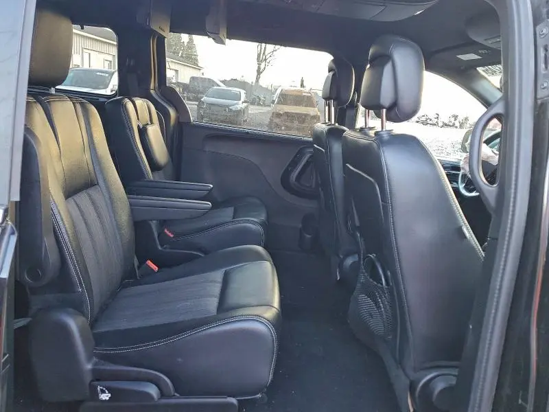 2015 CHRYSLER TOWN & COUNTRY S  