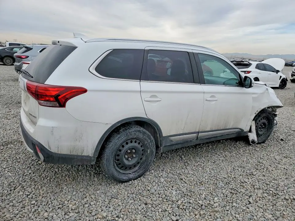 2017 MITSUBISHI OUTLANDER SE  