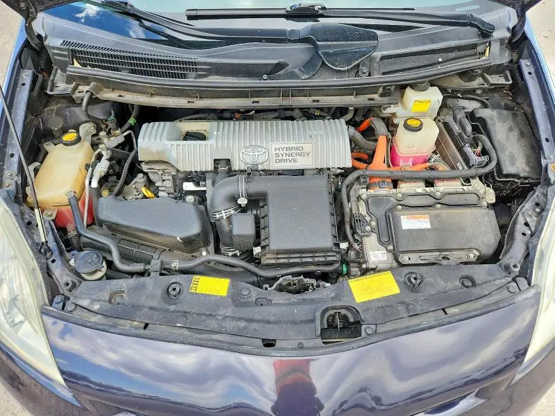 2013 TOYOTA PRIUS TWO  
