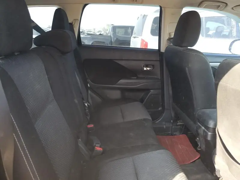2016 MITSUBISHI OUTLANDER ES  