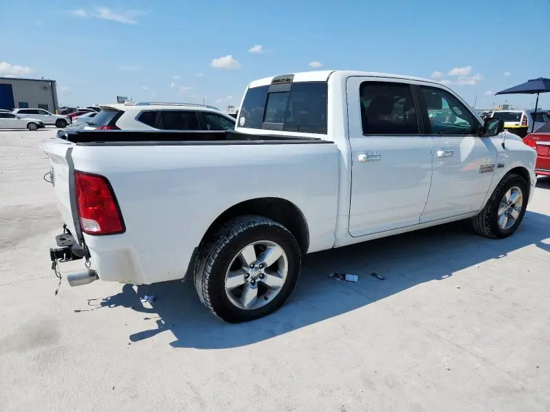 2016 RAM 1500 SLT  