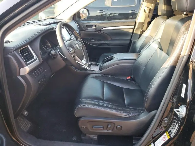 2015 TOYOTA HIGHLANDER XLE  