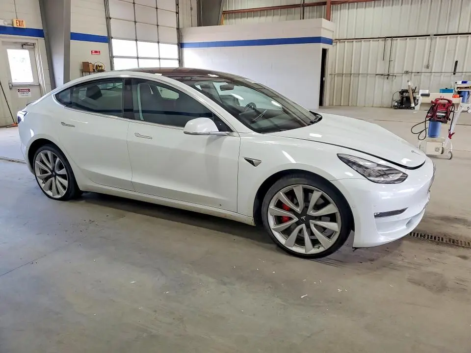 2018 TESLA MODEL 3   