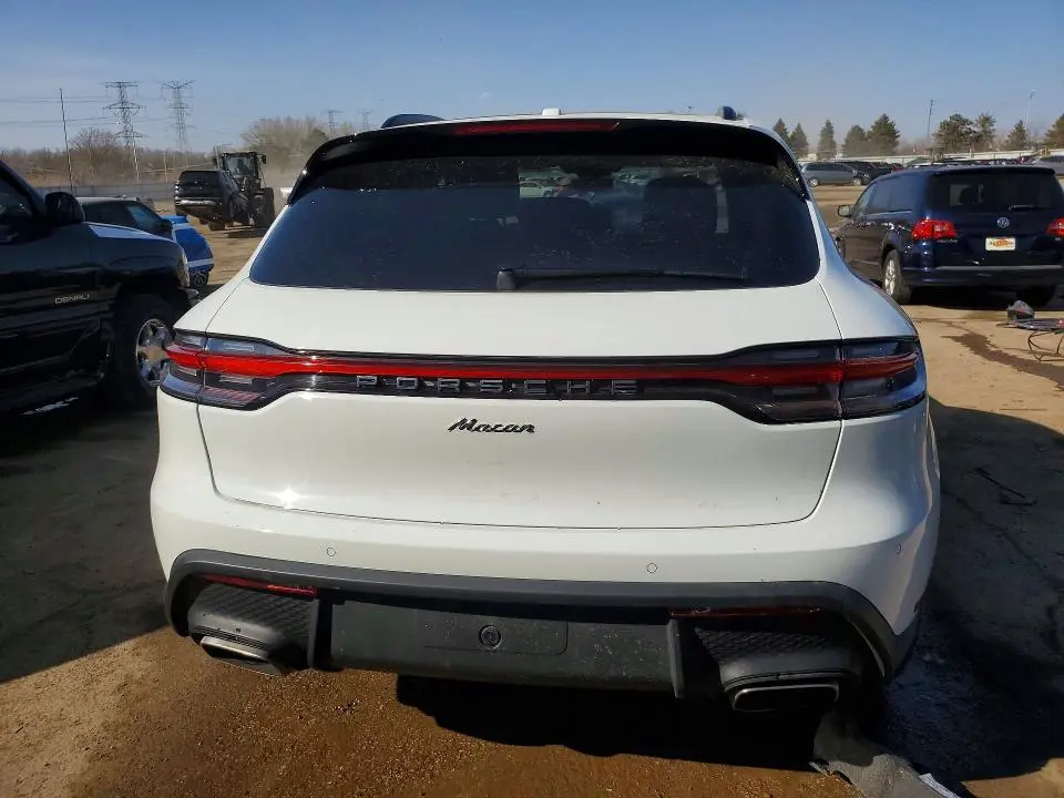 2023 PORSCHE MACAN BASE  