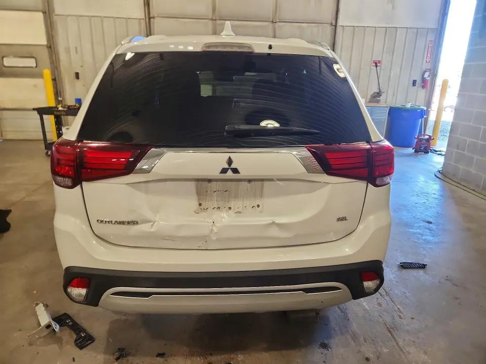 2020 MITSUBISHI OUTLANDER SE  